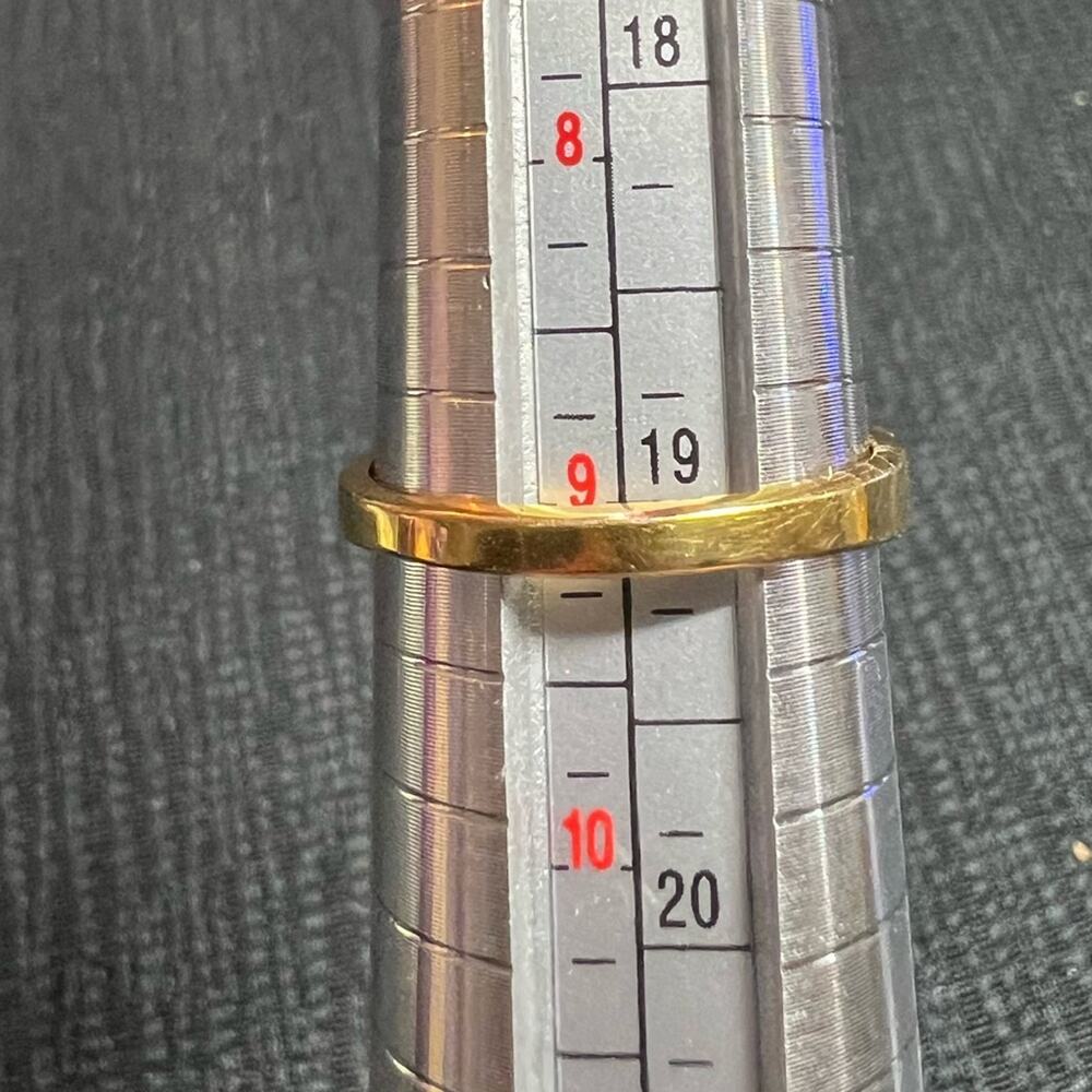 Gold-Tone Size 9 Ring Rectangular Clear Stone - image 5